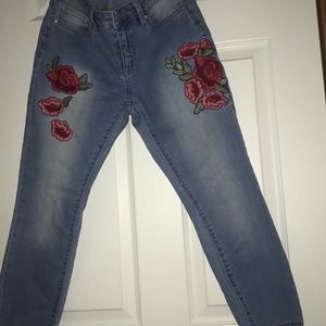 a.n.a. floral embroidered skinny jeans
